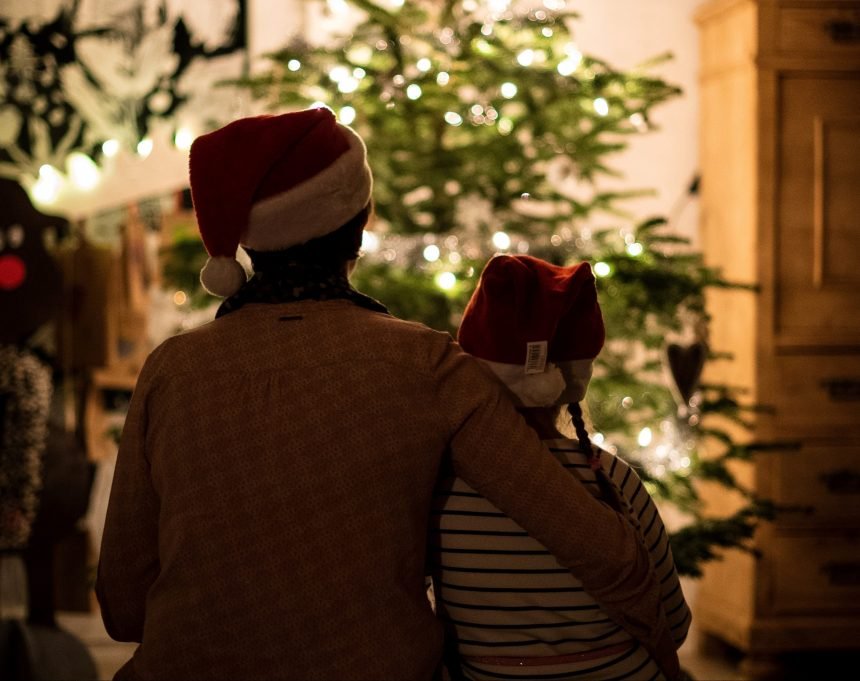 Γιορτές και πανδημία: προστατεύοντας τις προσωπικές μας σχέσεις μέσα από την απόσταση.