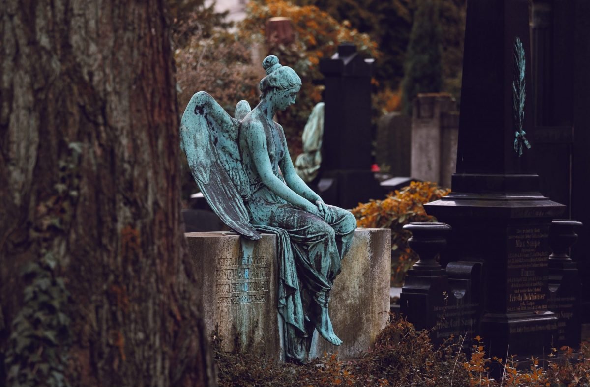 Πένθος και θρήνος: κατανοώντας τον πόνο της απώλειας